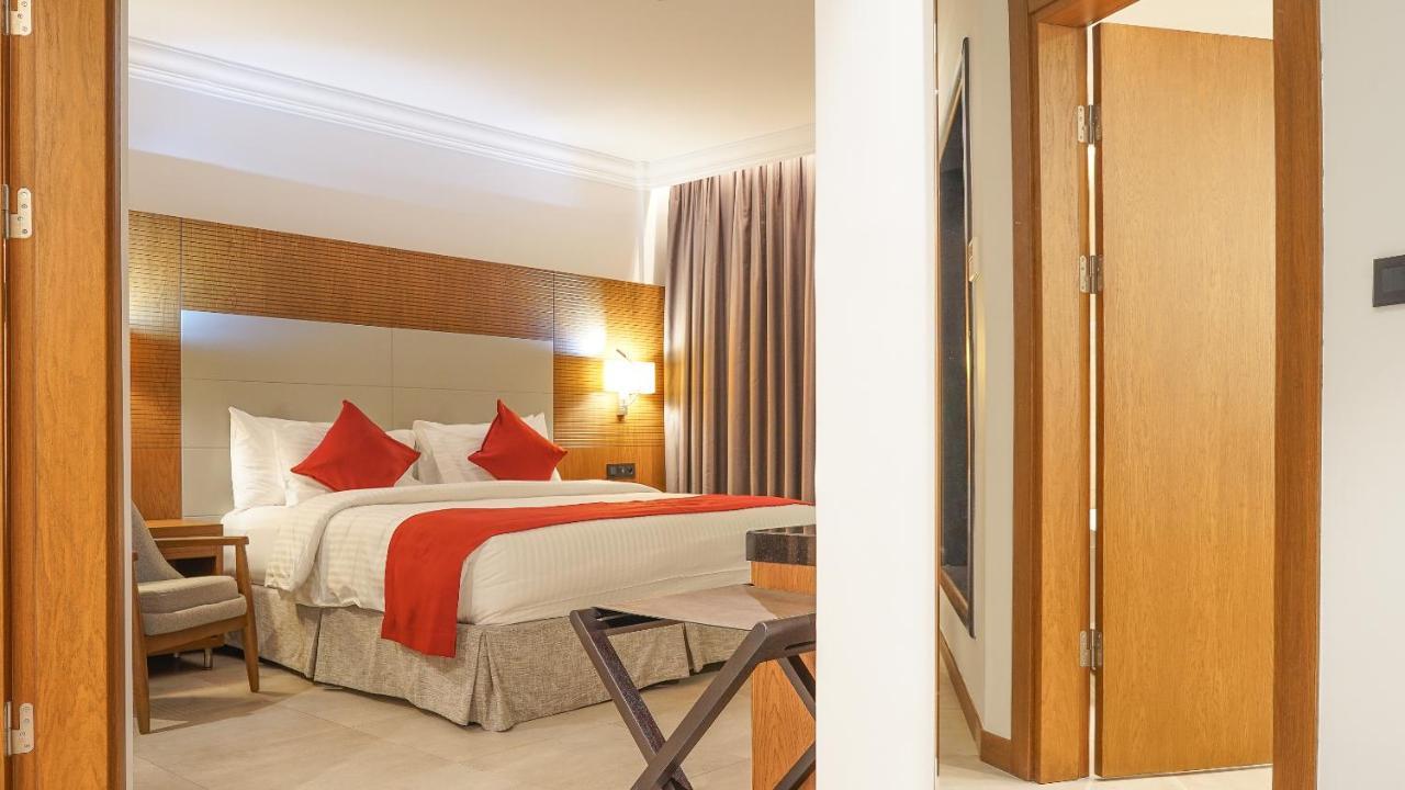 Star Land Hotel Bastos Yaounde Bagian luar foto