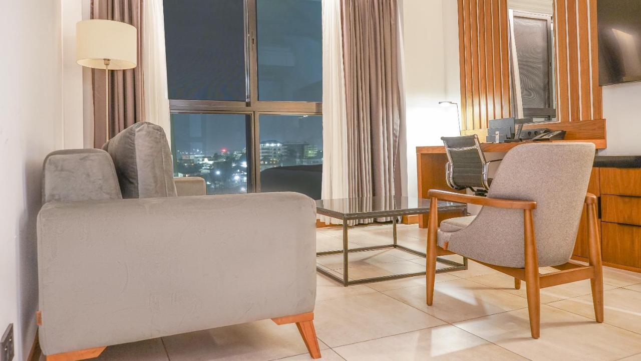 Star Land Hotel Bastos Yaounde Bagian luar foto