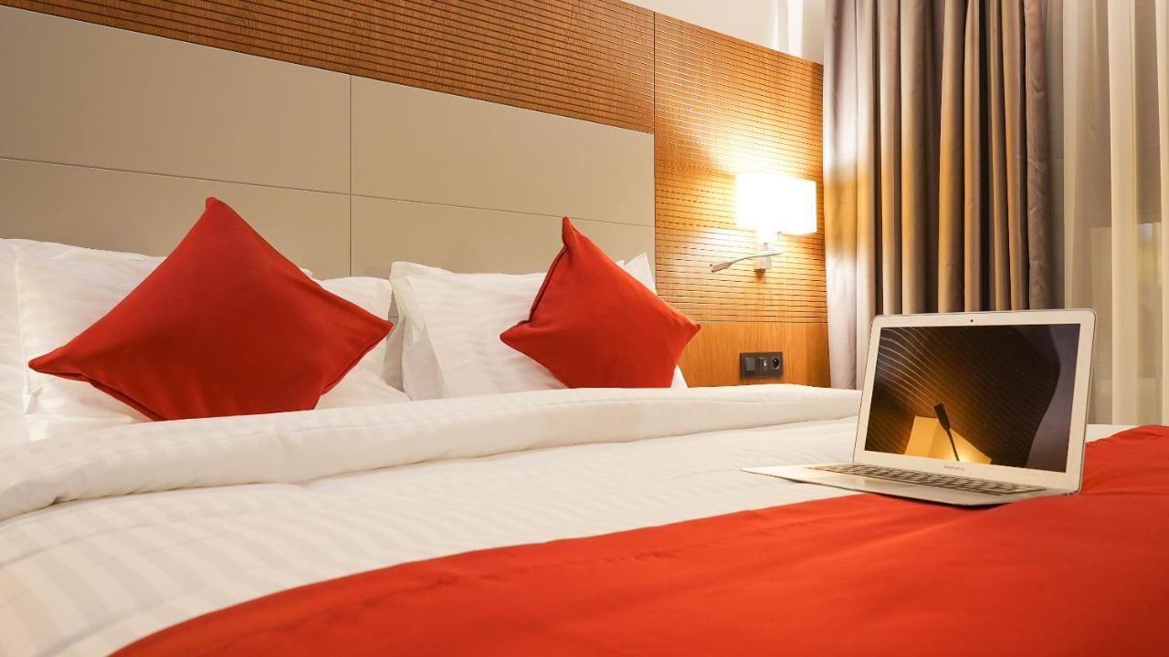 Star Land Hotel Bastos Yaounde Bagian luar foto