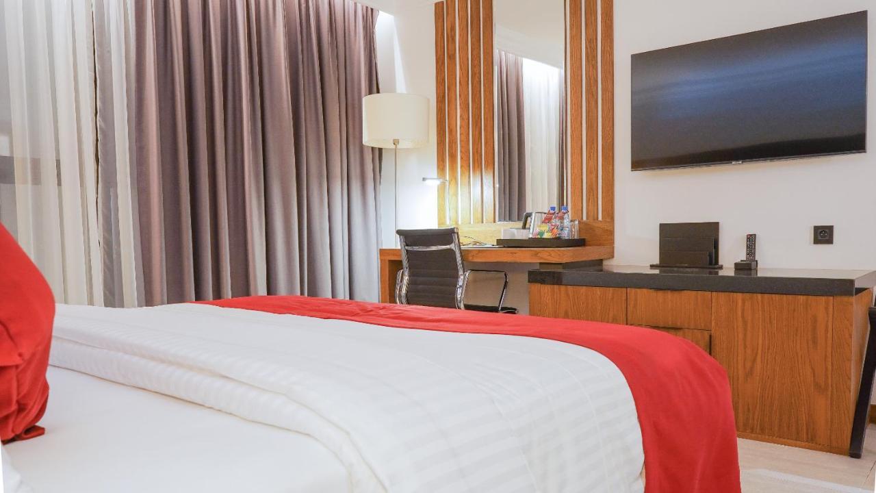 Star Land Hotel Bastos Yaounde Bagian luar foto