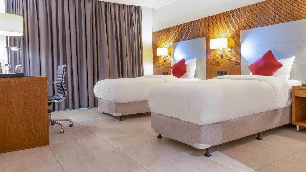 Star Land Hotel Bastos Yaounde Bagian luar foto